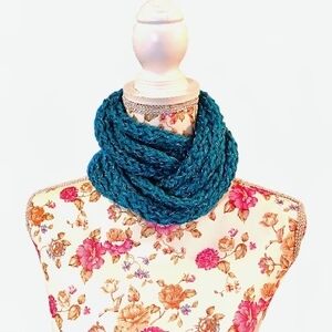 HANDMADE Turquoise Blue Reflective Activewear Hand Knitted Unisex Infinity Scarf